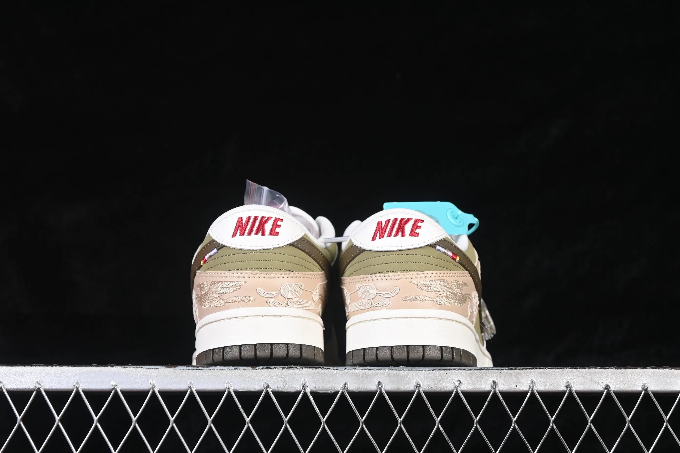 All categories Nk SB Dunk series Nk SB Dunk Low low-top sneakers Nike SB Dunk Low Year of the Horse limited low-top casual sneakers IQ1118-220